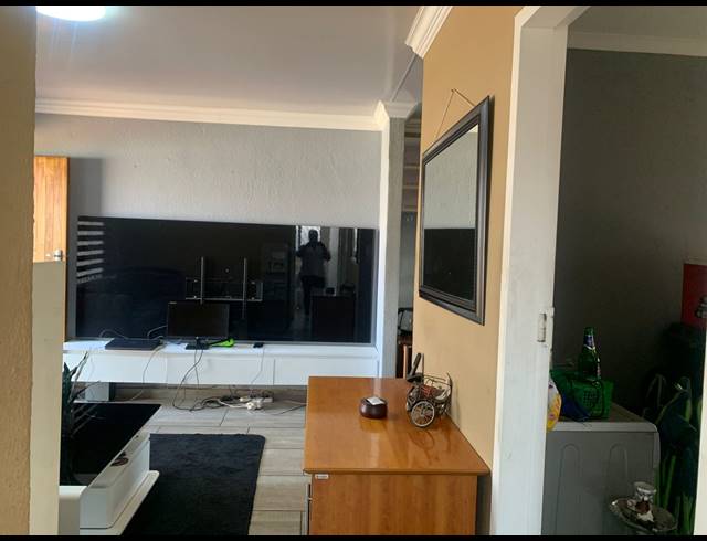 3 BEDROOM TOWNHOUSE FOR SALE IN PROTEA GLEN